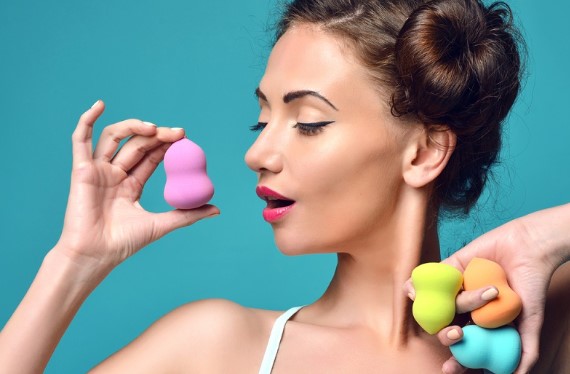 Makyaj süngeri Nasıl, Nerelerde Kullanılır? Beauty Blender kullanımı