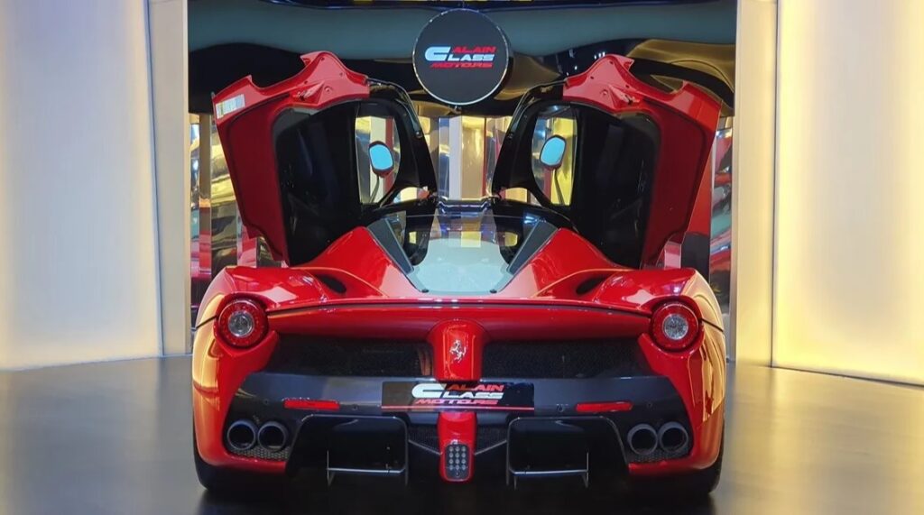  Bir Ferrari'ye hiç bu kadar yakın olmamıştınız... sahibinden-satilik-ferrari-1024x571